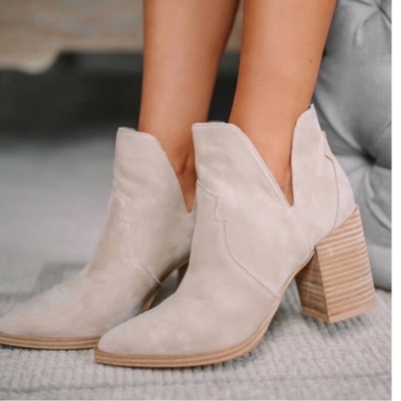 Steve Madden Western Booties - Picture 2 of 8